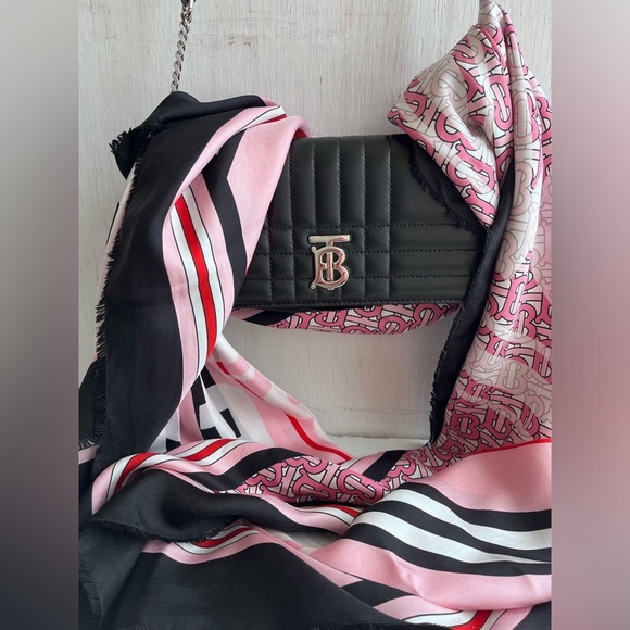 BURBERRY Heritage Scarf and Wallet Bundle - Picture 9 of 14